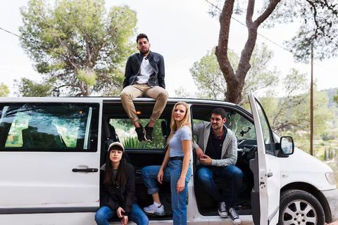 Discover Mini-Bus Rentals: Strategies, Solutions & Group Travel Ideas