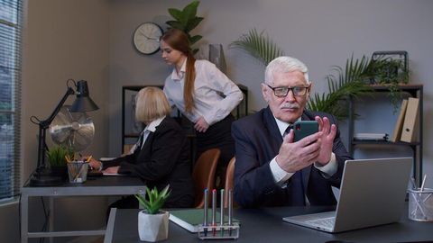 Guide to Data Analyst Courses: Learn the Basics and Build Your Career